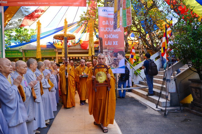 ພິທີພາວະນາໃຫ້ ຜູ້ປະສົບເຄາະຮ້າຍ ຈາກອຸບັດຕິເຫດ ທາງຄົມມະນາຄົມ